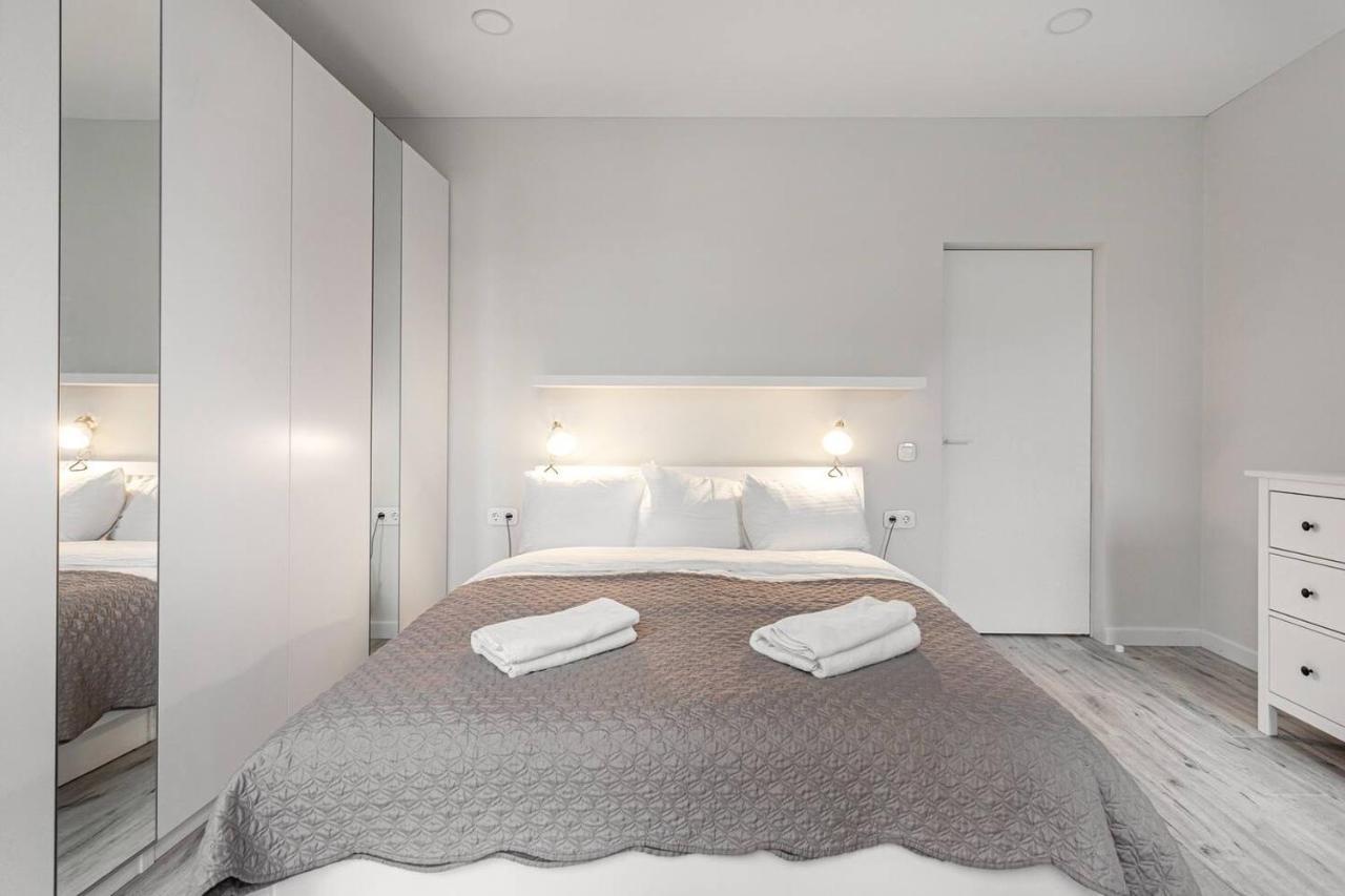 Happy Inn Vip, Self Check-In-24X7, A-C, Parking-In-The-Underground-Garage VNO Exteriér fotografie