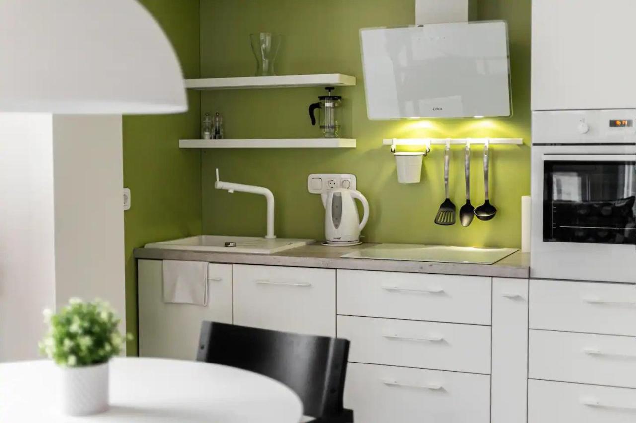Happy Inn Vip, Self Check-In-24X7, A-C, Parking-In-The-Underground-Garage VNO Exteriér fotografie
