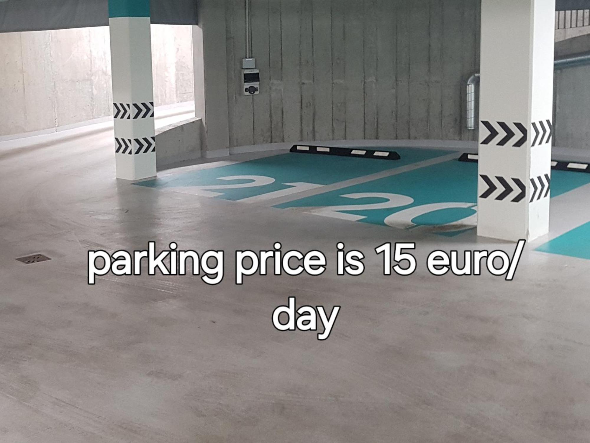 Happy Inn Vip, Self Check-In-24X7, A-C, Parking-In-The-Underground-Garage VNO Exteriér fotografie